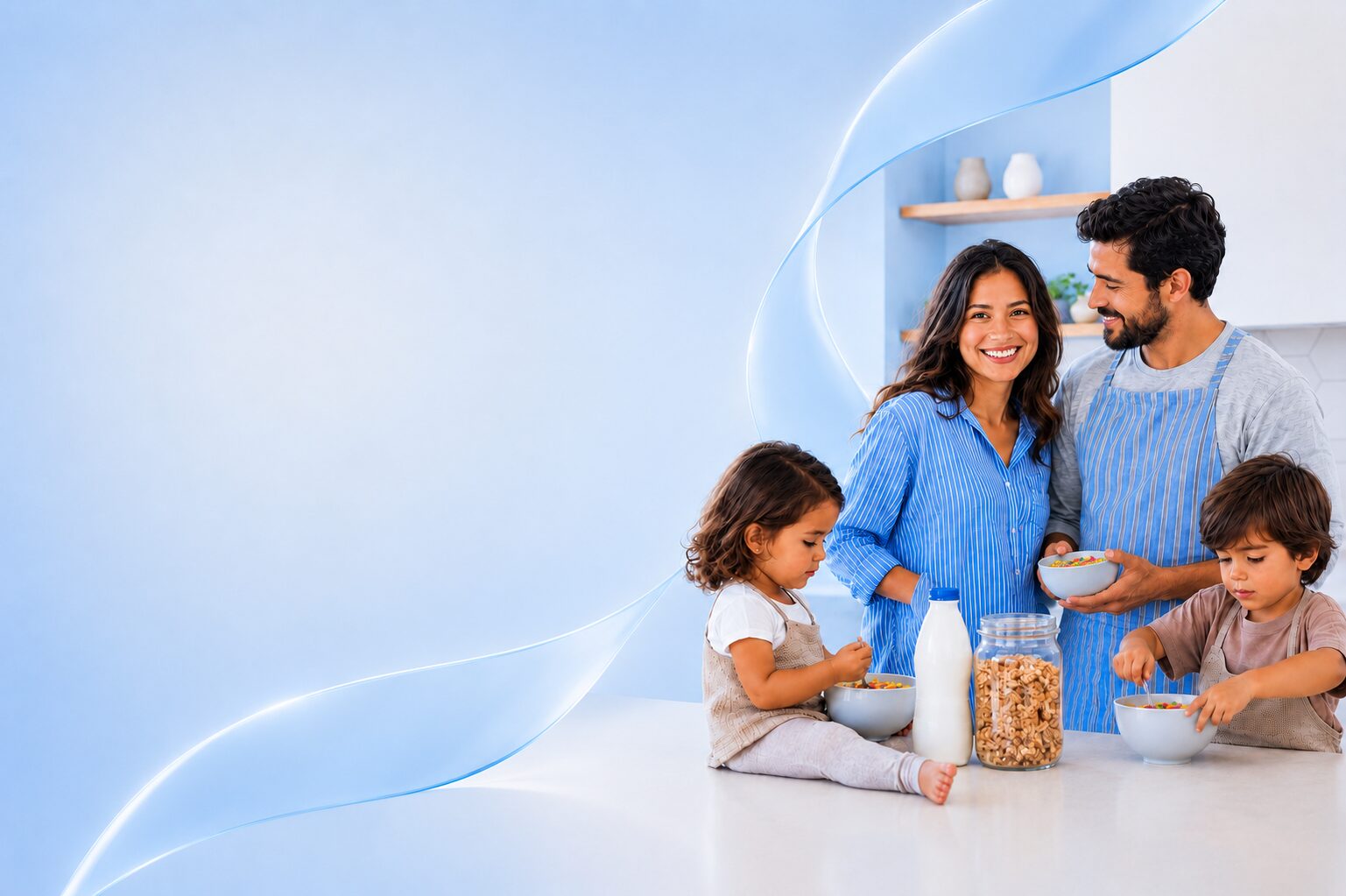 Familia desayunando con envases lácteos sobre la mesa